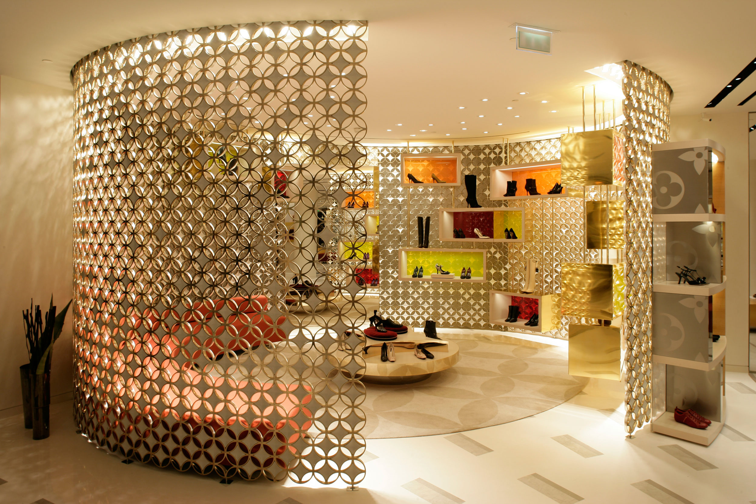 Louis Vuitton store Champs-Elysees – Basic facts