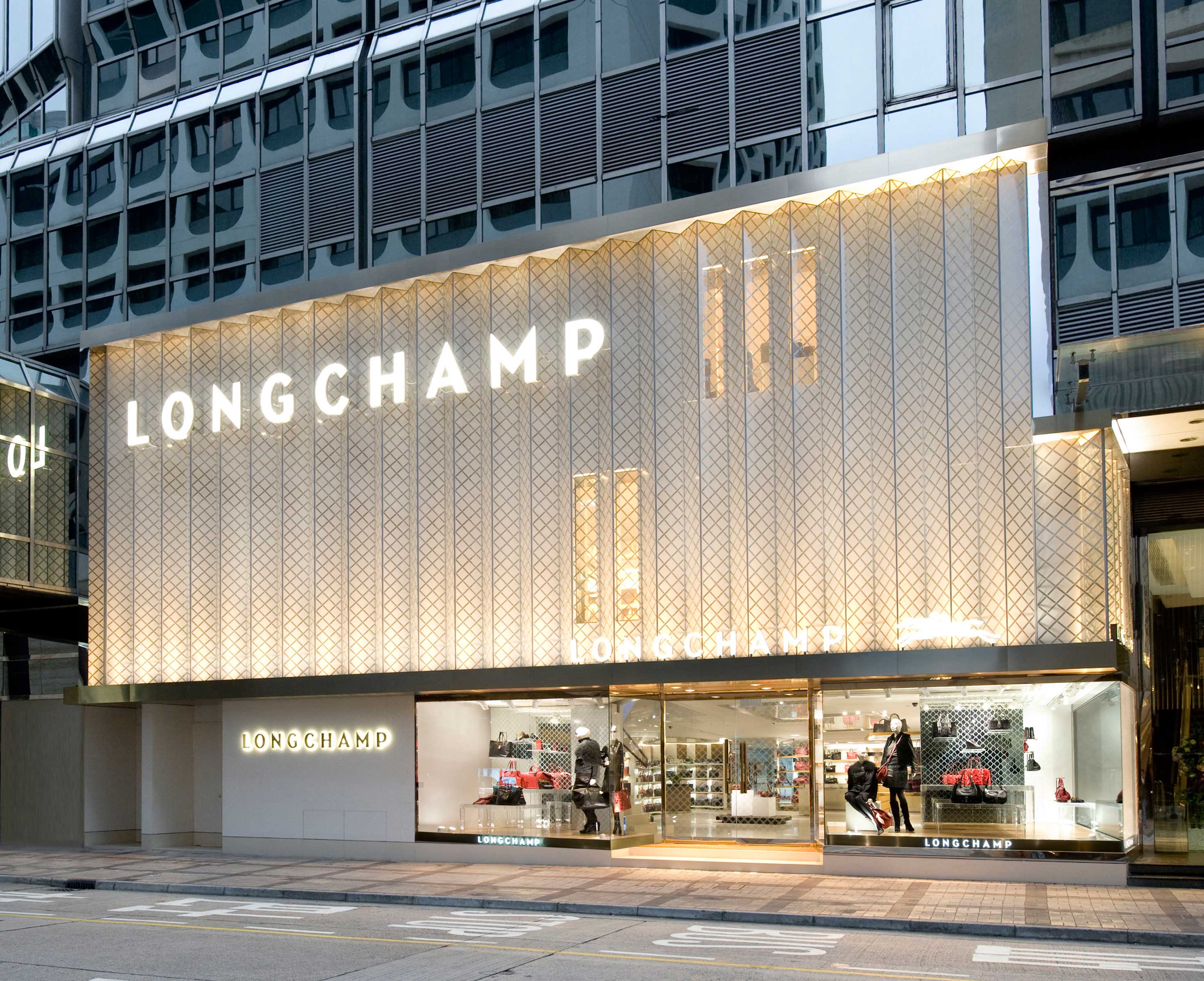 longchamp on the road