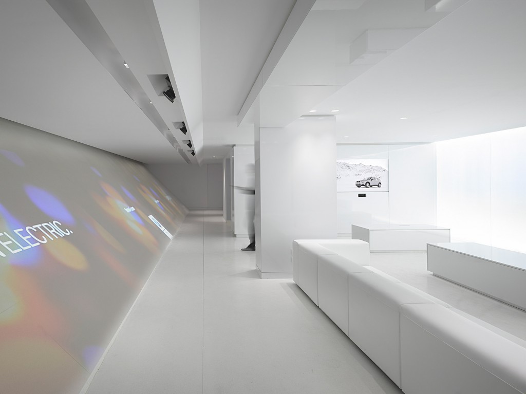 BMW AVENUE V, Paris Carbondale