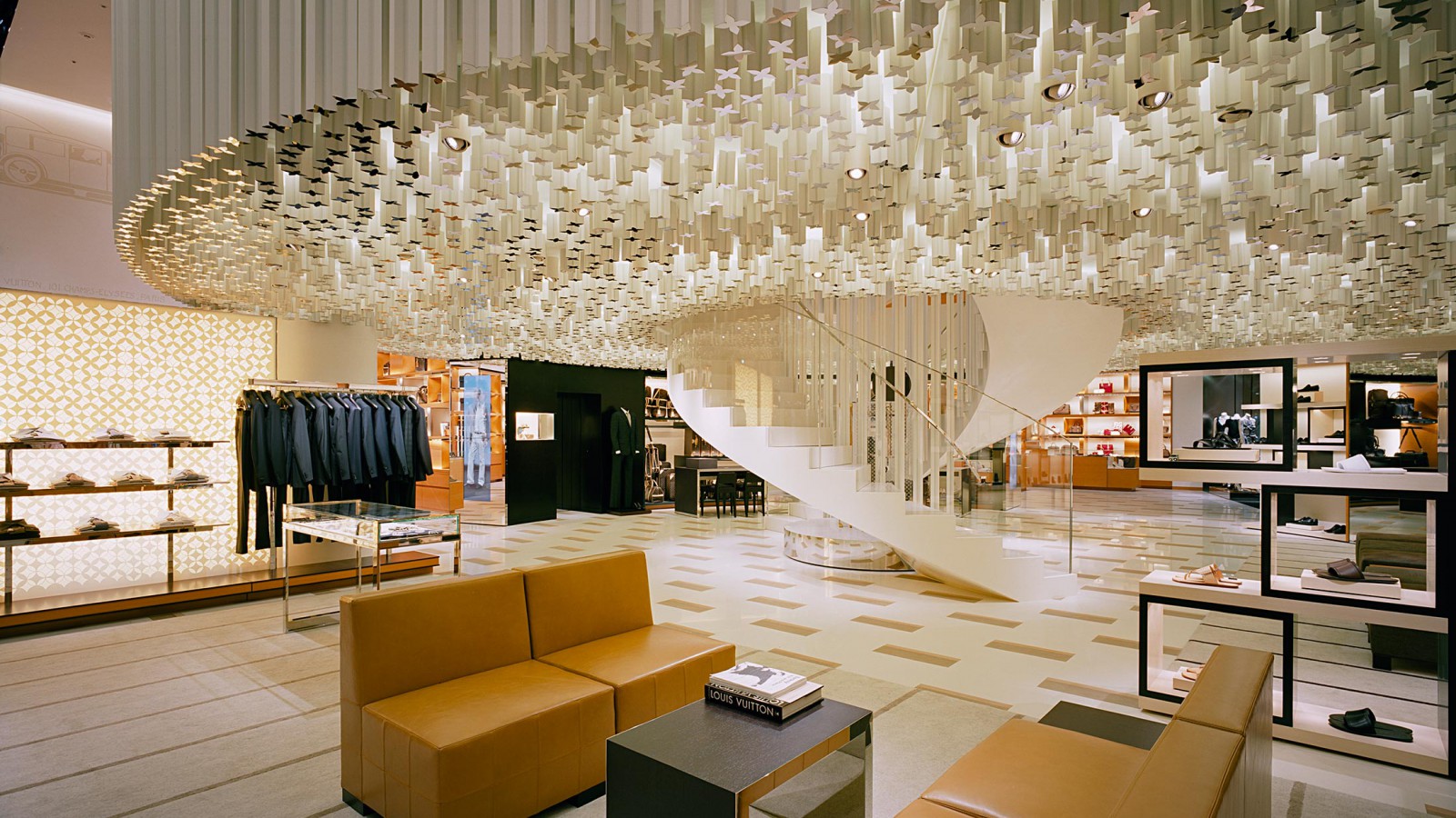 interior louis vuitton shop