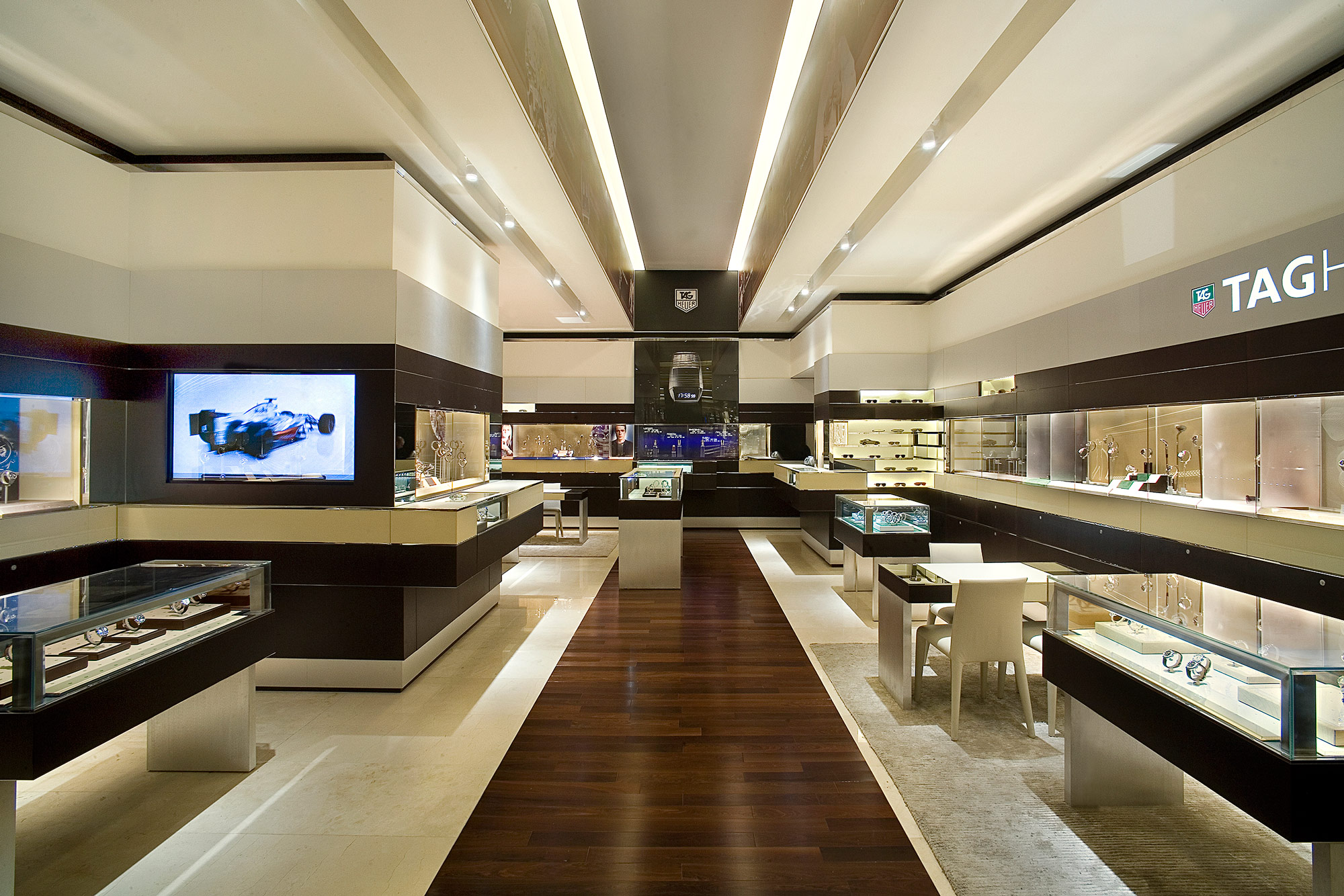 TAG HEUER FLAGSHIP, London Carbondale